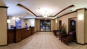 Holiday Inn Express & Suites Plainview