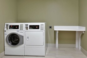 Holiday Inn Express & Suites Plano East