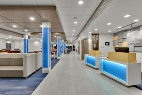 Holiday Inn Express & Suites Plano East
