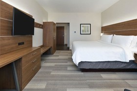Holiday Inn Express & Suites Plano East