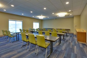 Holiday Inn Express & Suites Plano East