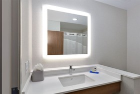 Holiday Inn Express & Suites Plano East