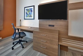 Holiday Inn Express & Suites Plano East