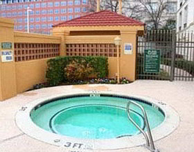 La Quinta Inn & Suites by Wyndham Dallas Plano West