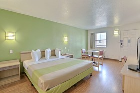 Motel 6 Dallas - Plano Northeast