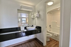 Motel 6 Dallas - Plano Northeast