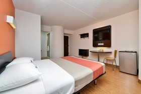 Motel 6 West Plano