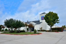 Motel 6 West Plano
