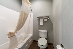 Studio 6 Pleasanton Tx