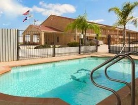 Super 8 by Wyndham Pleasanton