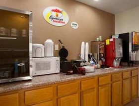Super 8 by Wyndham Pleasanton
