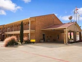 Super 8 by Wyndham Pleasanton