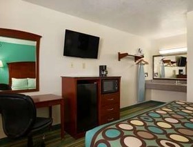 Super 8 by Wyndham Pleasanton