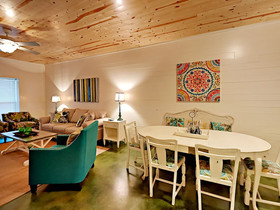 702 The Commons - Casa Du Miel Townhouse
