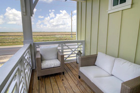 Cinnamon Shore