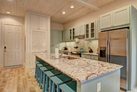 Cinnamon Shore