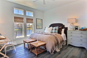 Cinnamon Shore