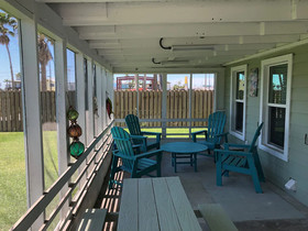 Renn House by RedAwning