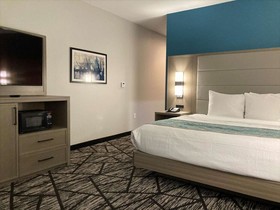 Best Western Plus Mid County