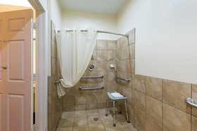 Econo Lodge & Suites