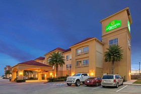 La Quinta Inn & Suites by Wyndham Port Arthur