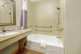La Quinta Inn & Suites by Wyndham Port Arthur