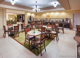 La Quinta Inn & Suites by Wyndham Port Arthur