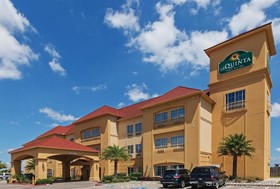 La Quinta Inn & Suites by Wyndham Port Arthur