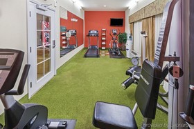 La Quinta Inn & Suites by Wyndham Port Arthur