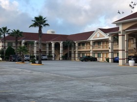Executive Inn & Suites