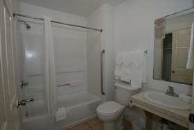 Port Isla Inn