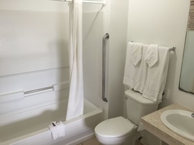 Port Isla Inn