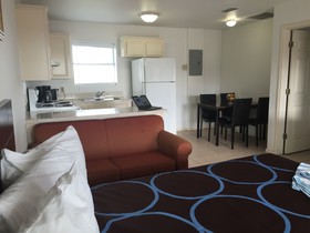 Port Isla Inn