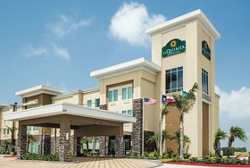 La Quinta Inn & Suites by Wyndham Corpus Christi - Portland