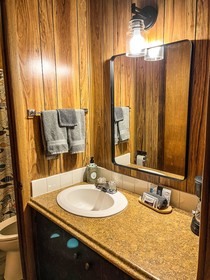 Reel Inn and Lodge