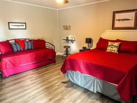 Reel Inn and Lodge