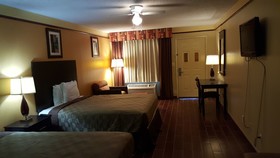 Deluxe Inn & Suites Raymondville