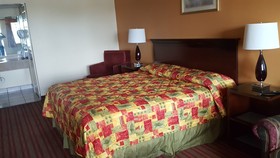 Deluxe Inn & Suites Raymondville