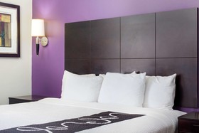 La Quinta Inn & Suites by Wyndham Raymondville