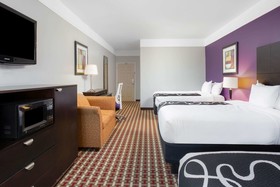 La Quinta Inn & Suites by Wyndham Raymondville