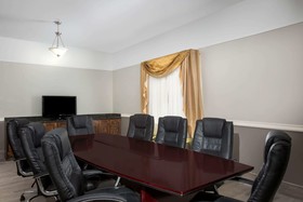 La Quinta Inn & Suites by Wyndham Raymondville