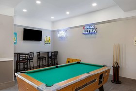 La Quinta Inn & Suites by Wyndham Raymondville
