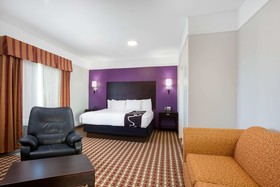 La Quinta Inn & Suites by Wyndham Raymondville