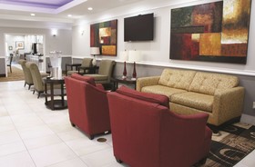 La Quinta Inn & Suites by Wyndham Raymondville