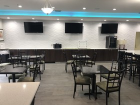 La Quinta Inn & Suites by Wyndham Raymondville