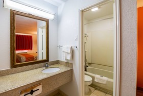 Motel 6 Dallas - Red Oak