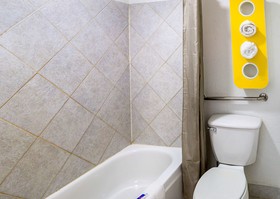 Motel 6 Dallas - Red Oak