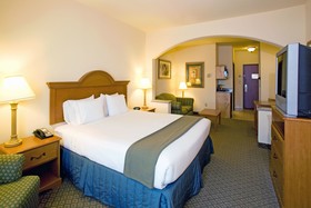 Holiday Inn Express Hotel & Suites Rio Grande City