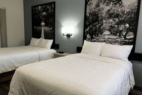 Super 8 by Wyndham Rosenberg TX