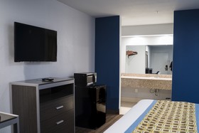 Travelers Inn & Suites